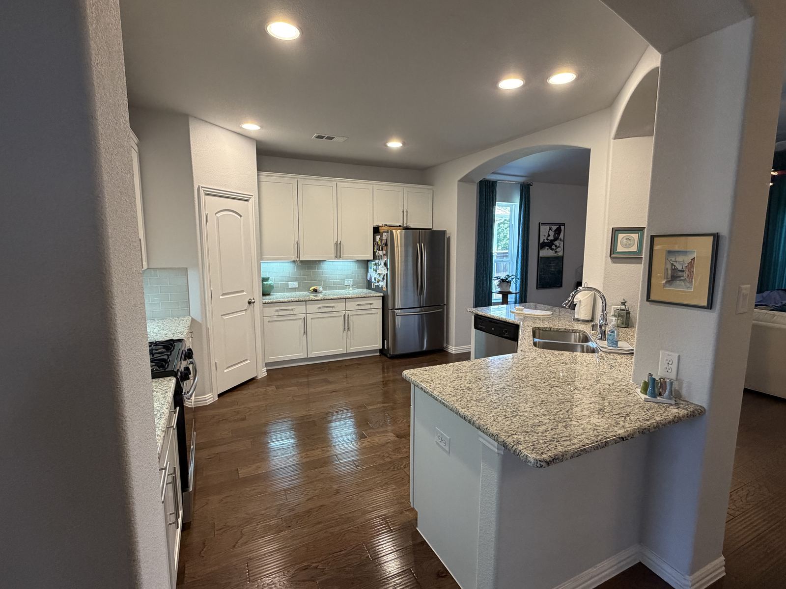 Clean bright kitchen